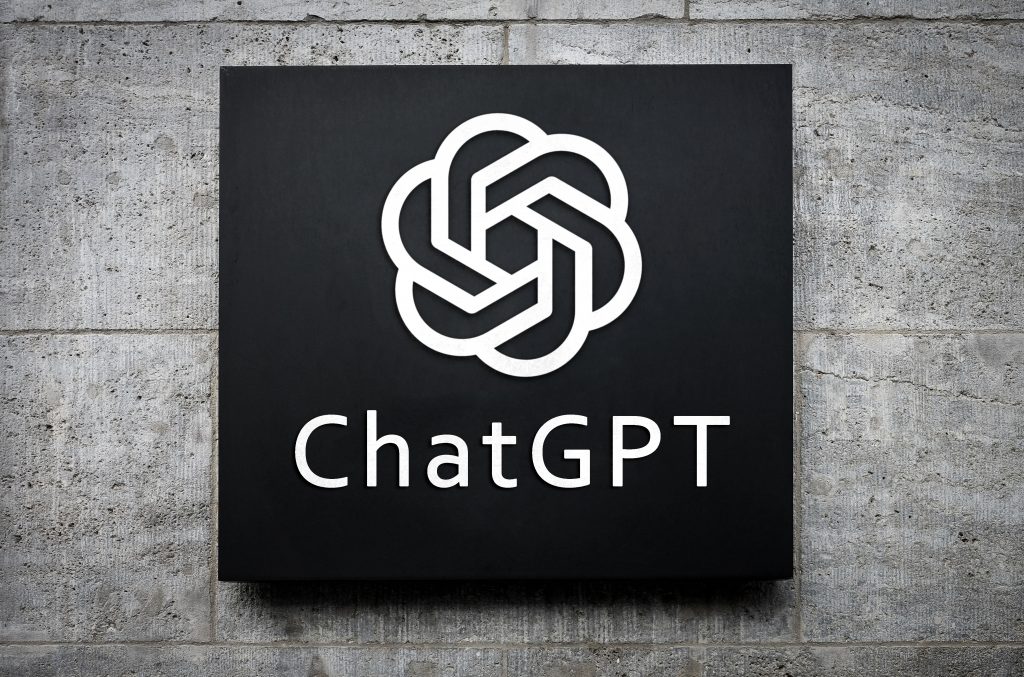 ChatGPT-Logo auf grauem Hintergrund
